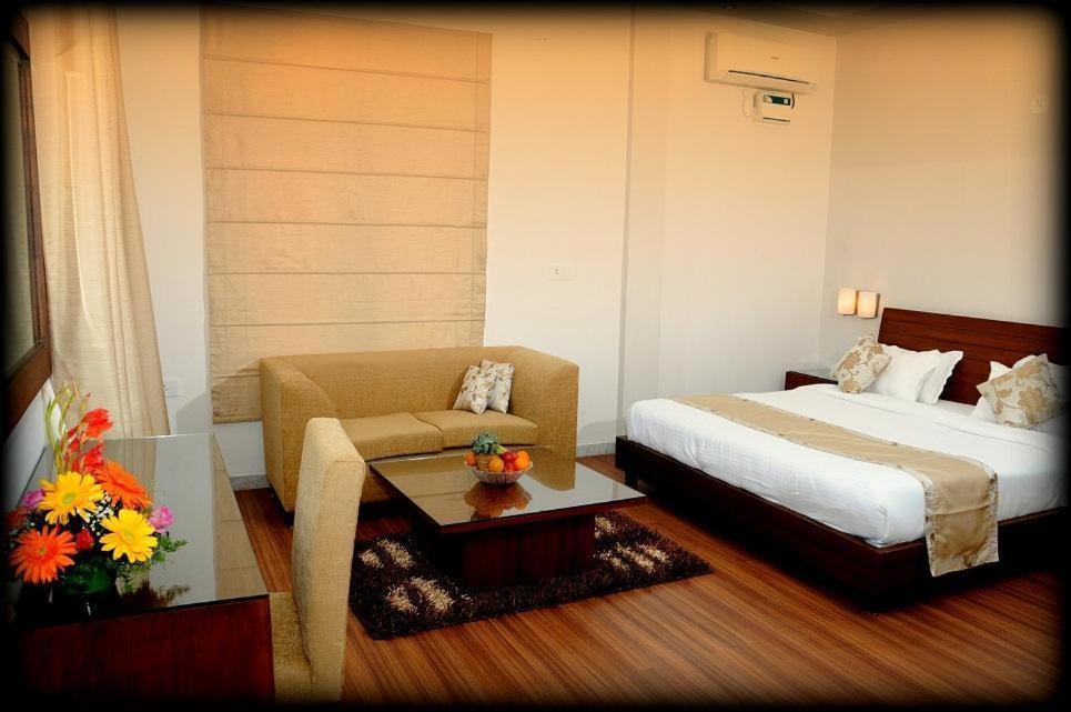 Sukhmantra Resort & Spa Candolim Room photo