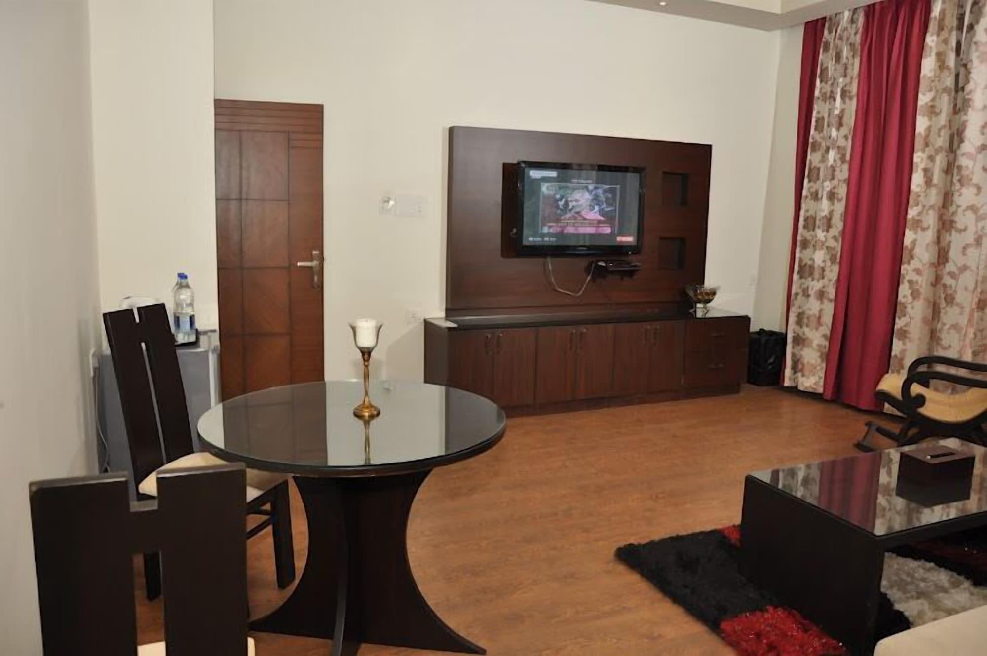 Sukhmantra Resort & Spa Candolim Exterior photo
